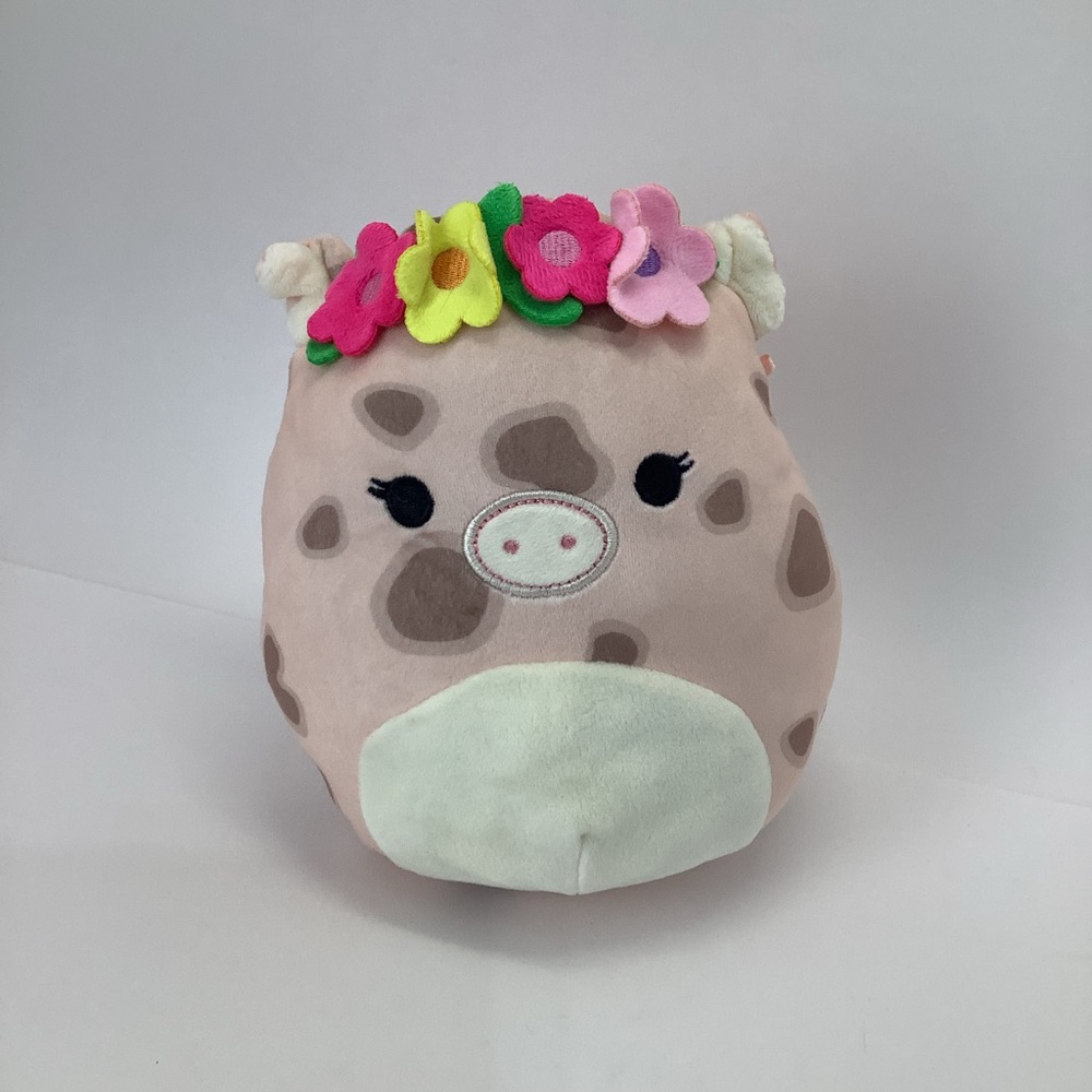 Squishmallows 8"‎ Aquitaine the Pig plush toy